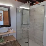 Alunita & Pirita - Peaceful Private With Garden, Terrace & Shared Kitchen 홈스테이