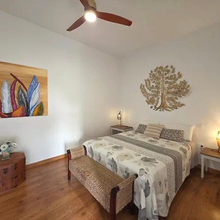 Alunita&Pirita, Habitación con Jardín, Terraza y WiFi en zona tranquila y céntrica *