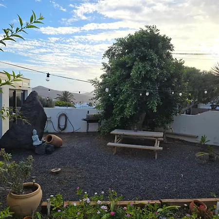 Alunita&Pirita, Habitación con Jardín, Terraza y WiFi en zona tranquila y céntrica *