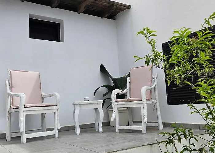 Alunita & Pirita - Peaceful Private With Garden, Terrace & Shared Kitchen Nazaret