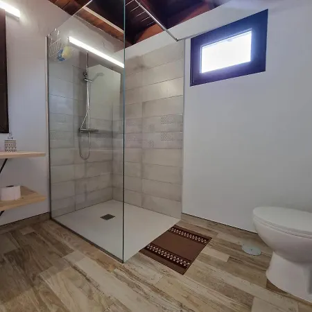 Homestay Alunita & Pirita - Peaceful Private With Garden, Terrace & Shared Kitchen Nazaret