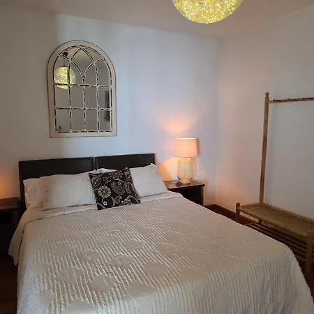 Alunita & Pirita - Peaceful Private With Garden, Terrace & Shared Kitchen Rum i privatbostad *