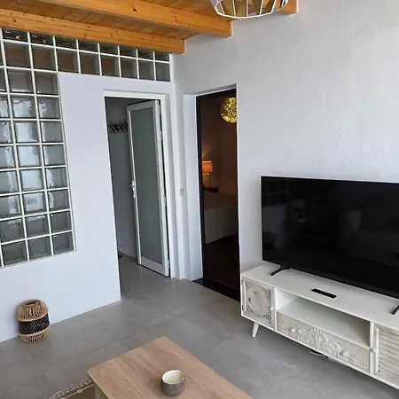 Homestay szállás Alunita & Pirita - Peaceful Private With Garden, Terrace & Shared Kitchen *
