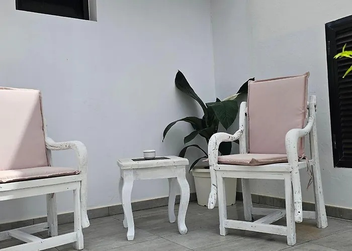 Alunita & Pirita - Peaceful Private With Garden, Terrace & Shared Kitchen * Nazaret