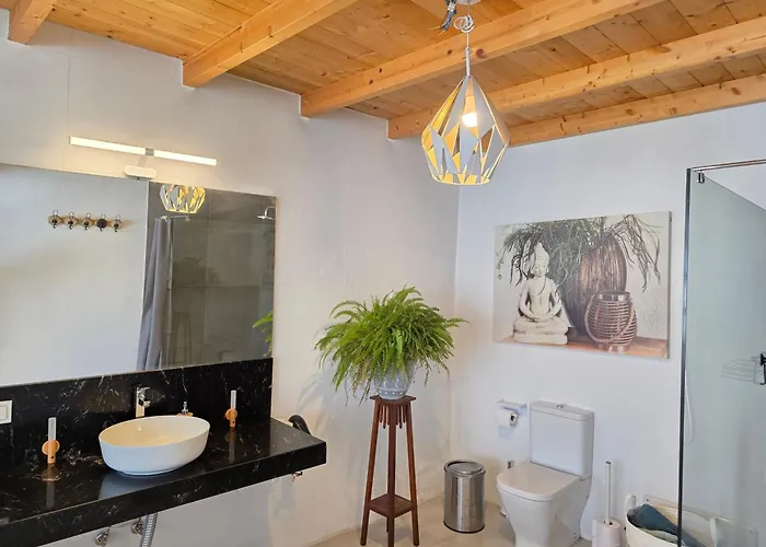 Alunita & Pirita - Peaceful Private With Garden, Terrace & Shared Kitchen Habitación en casa particular Nazaret